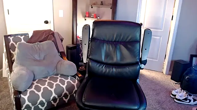 Czat XXX na żywo – ShimmyLoe