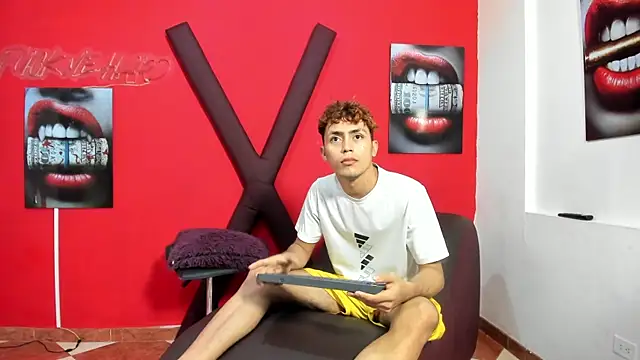 VERY_HOT_GUYS: απευθείας συνομιλία ΧΧΧ