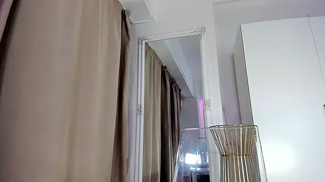 Chat +18 de Bonnie_Liss ao vivo