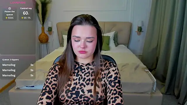 XXX chat uživo modela EvaRaider