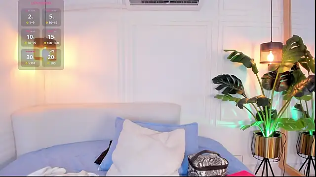 Nicole_Whittee Chat XXX in diretta