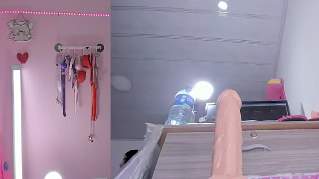 Chatroom XXX en direct de emily_foxxxii