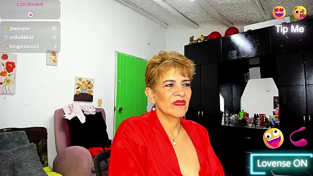 Angelina_Stone_65のライブXXXチャット