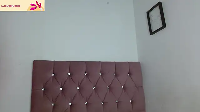 Czat XXX na żywo – aaron_antonella_mds