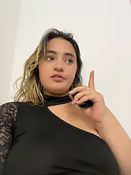 دردشة Antonella_Julieta الجنسية المباشرة