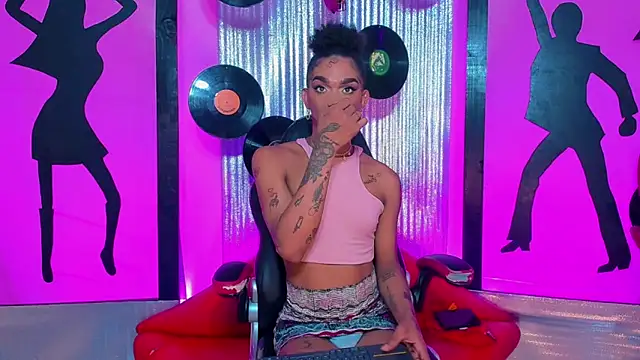 nickyminach_ Pertunjukan Webcam