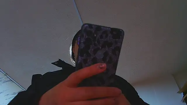 Czat XXX na żywo – sayumi_dirty