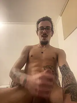 younghotcook: διαδικτυακό σόου στην κάμερα