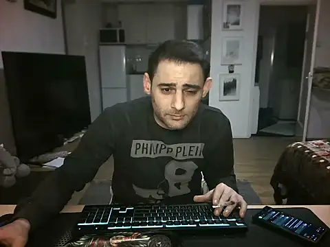 XXX chat uživo modela mihaimichael