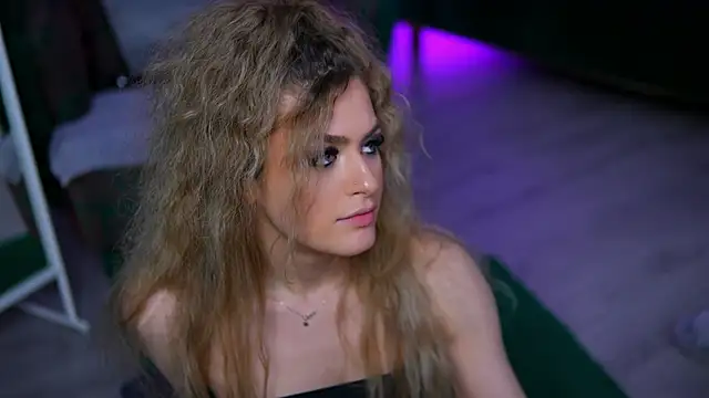 NayaQuinn: απευθείας συνομιλία ΧΧΧ