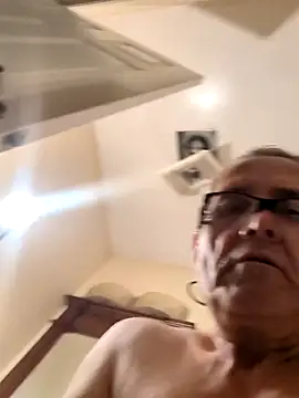 bobby69cock Adlı Modelin Web Kamerası Şovu