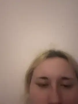 imawhorenslut19's Live XXX Chat