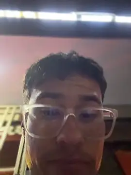 TavoHot_: διαδικτυακό σόου στην κάμερα