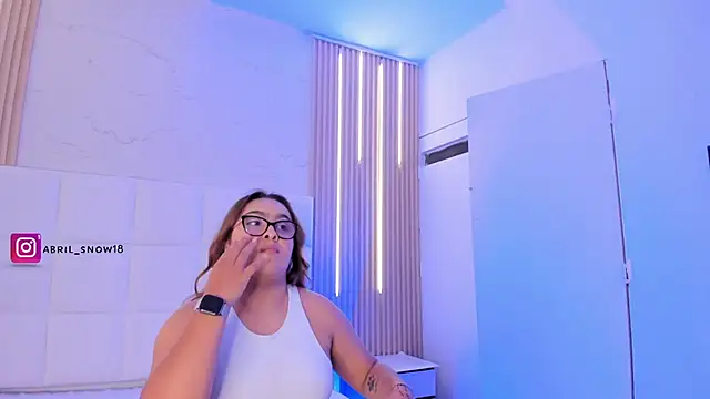 abril_snow's Live XXX Chat