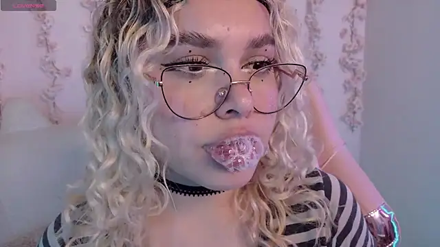 Haelycute Adlı Modelin Canlı XXX Sohbeti