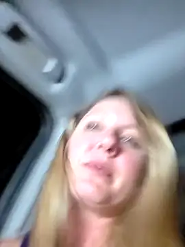 SheIsSomething Adlı Modelin Canlı XXX Sohbeti