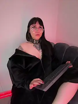 Živý XXX chat Ravenna666_