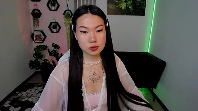 LunaPurrr 现场XXX聊天