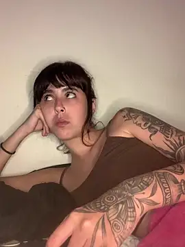 ninapellegrini17のライブXXXチャット