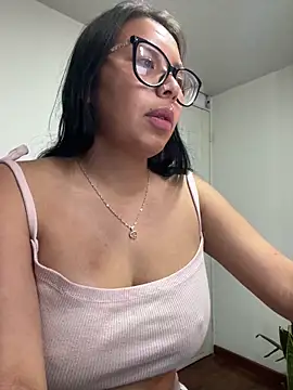 دردشة Abby-Sophia الجنسية المباشرة