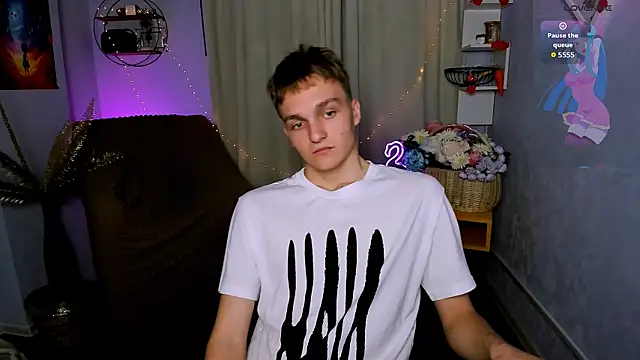 Show modela john_lik na web-kameri