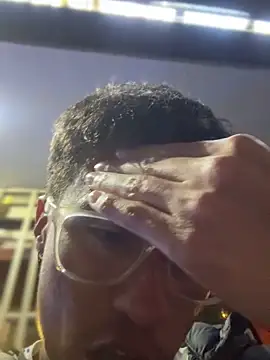 Chat +18 de TavoHot_ ao vivo