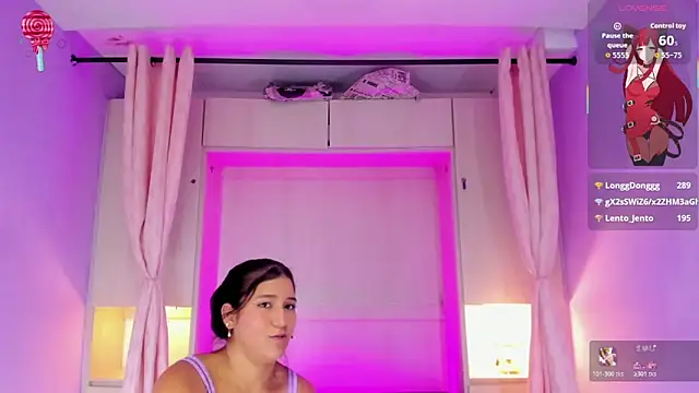 XXX chat uživo modela CandyyMaria