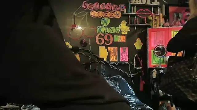 Splash_Queen420 Adlı Modelin Canlı XXX Sohbeti