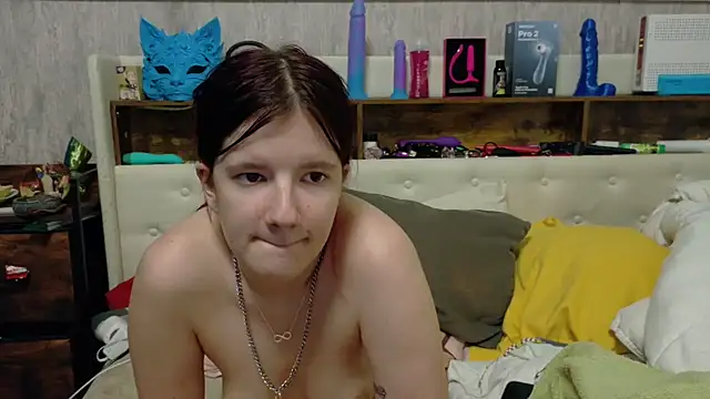 Hot_SkinnyGirl Adlı Modelin Canlı XXX Sohbeti