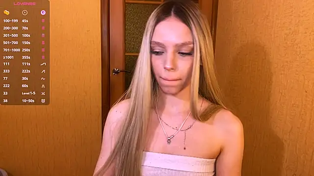 YawingSanguine's Live XXX Chat