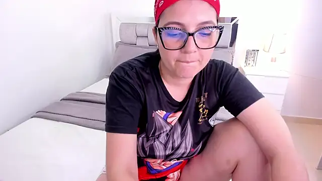 Camilaa_bueno Chat XXX in diretta