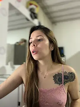 NatalyPinky Chat XXX in diretta