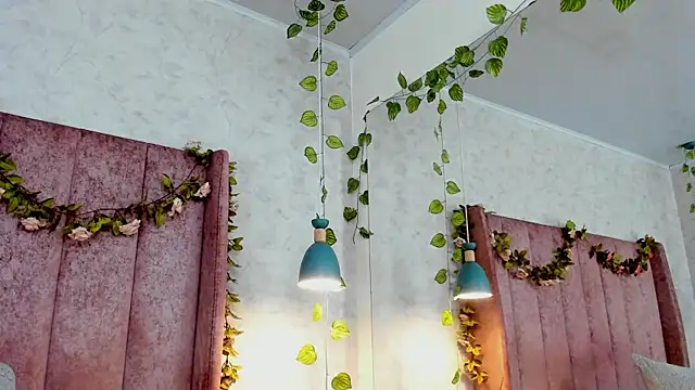 AnyaJay: онлайн-секс-чат