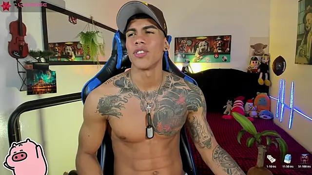 Damian_latinxxx Show in webcam