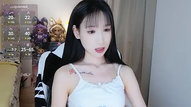 M-OTT_ Adlı Modelin Canlı XXX Sohbeti