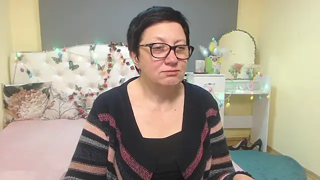 دردشة EmilyL0ve الجنسية المباشرة