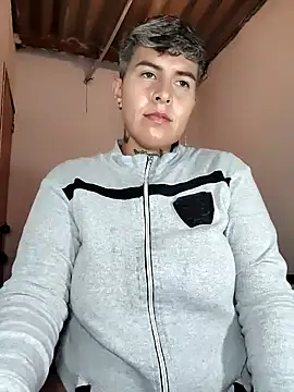 Chatroom XXX en direct de Yessi_rousse