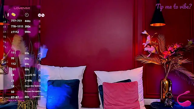 Mayzzie Live XXX-Chat