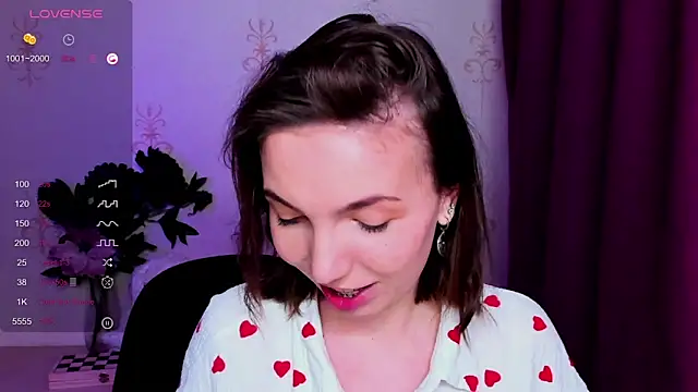 KindHazelHere_: онлайн-секс-чат