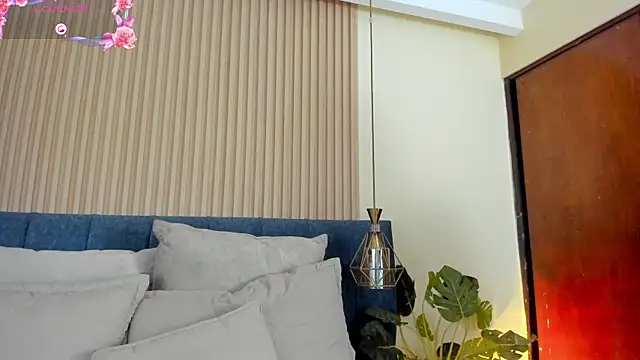 kathecute__ élő XXX-chatje