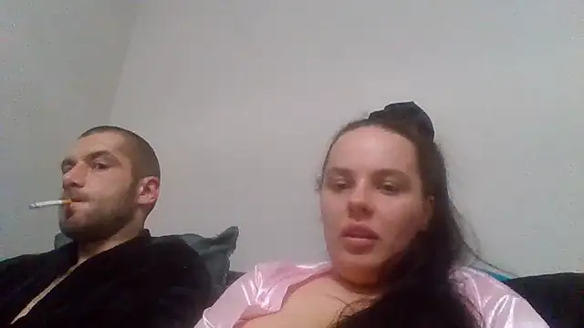 Kinkycouple142 élő XXX-chatje