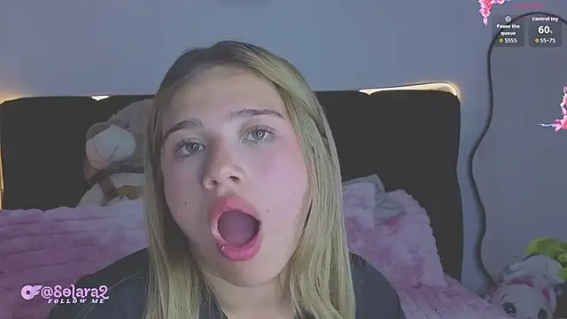 DollfaceInk's Live XXX Chat