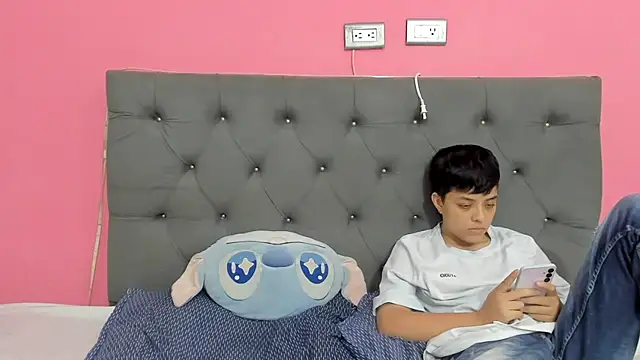 ariloe_quintero's Live XXX Chat