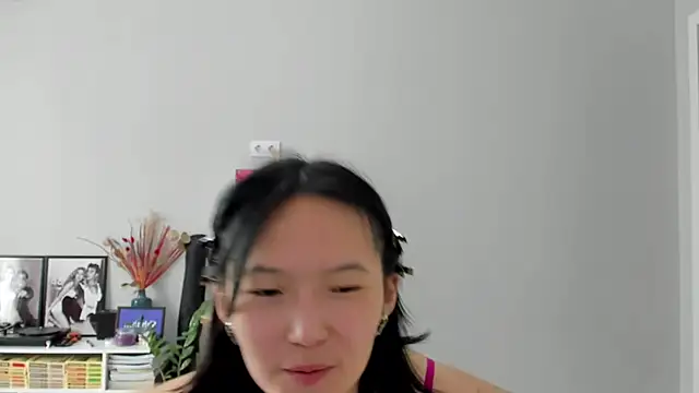 Chat +18 de ailey_chao ao vivo