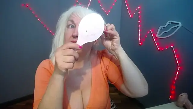 Chat +18 de BlondyLeeBest ao vivo