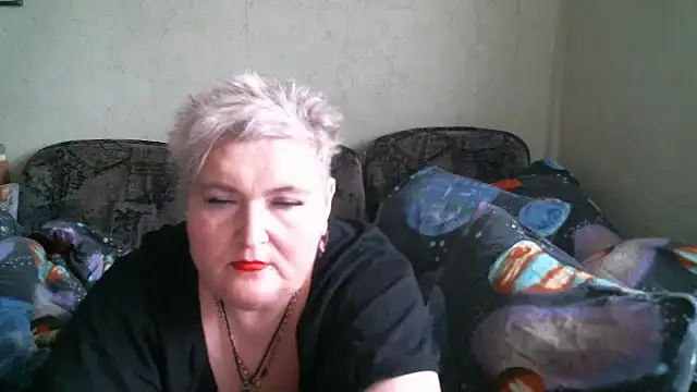 Lana555 即時 XXX 聊天