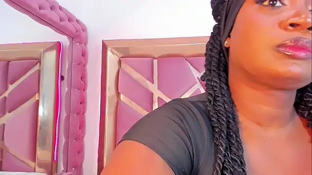 Britanymooree's Live XXX Chat