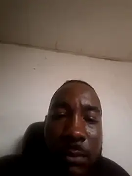 baraba1992: διαδικτυακό σόου στην κάμερα