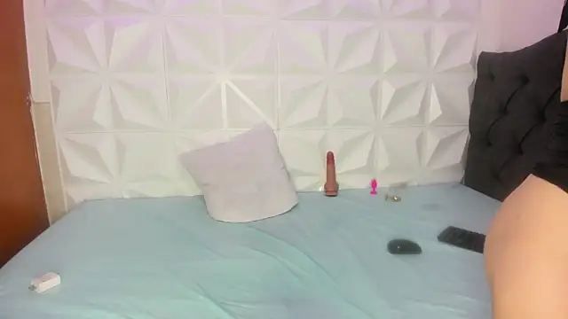 thamaraa_ – Kamerová šou