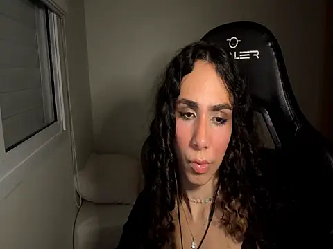Chat +18 de TakakoAthan ao vivo